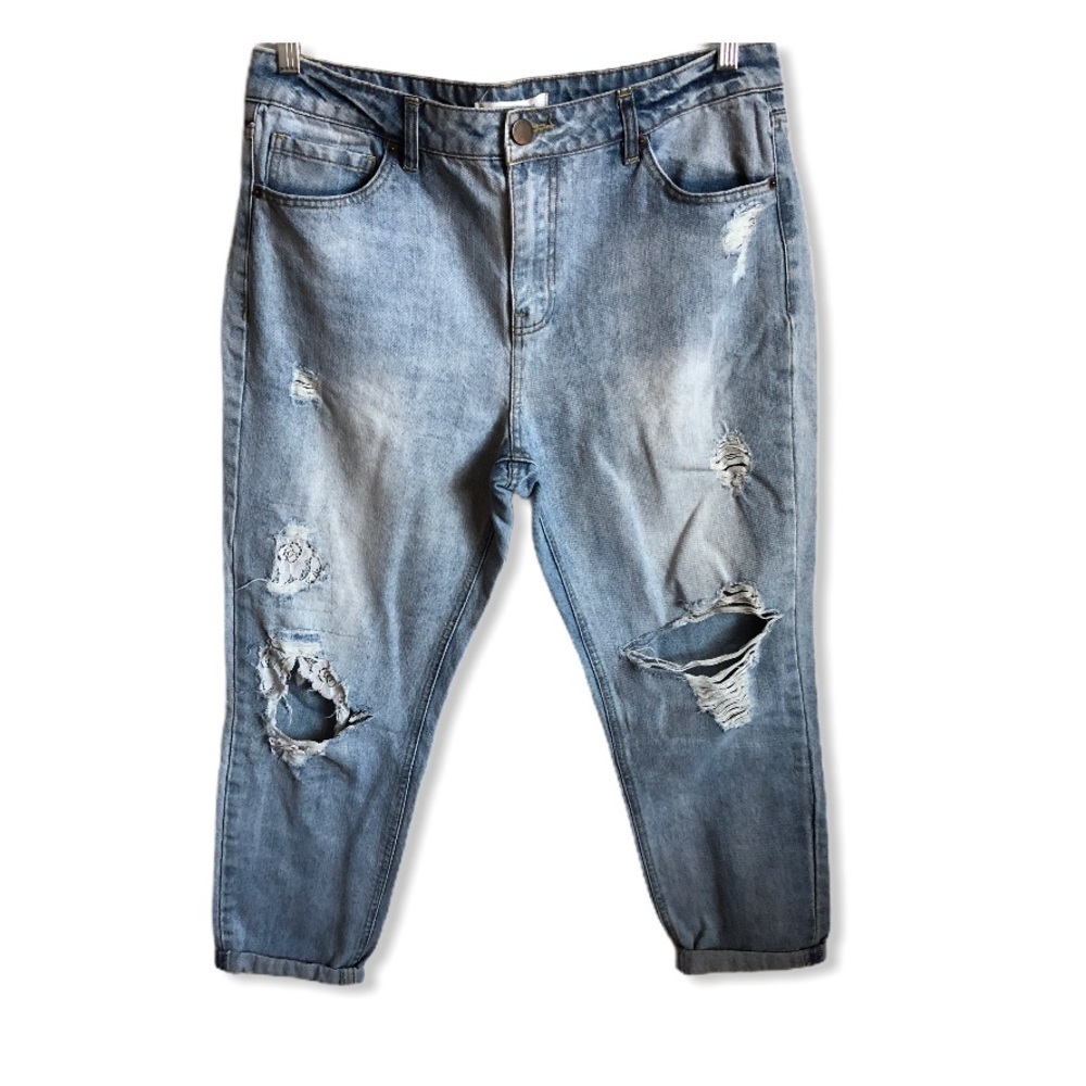 Life in Progress Distressed‎ Mom Jeans